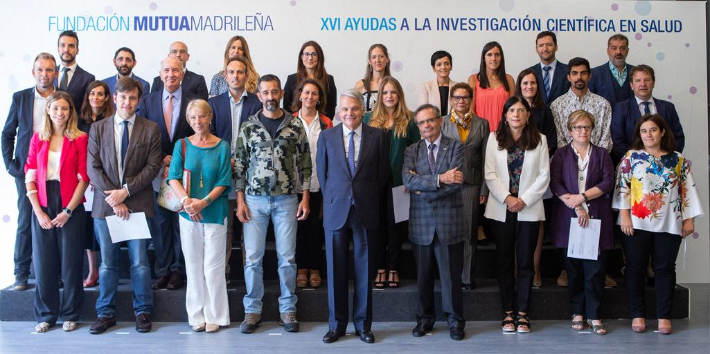 Foto de grup del lliurament de les ajudes en 2019